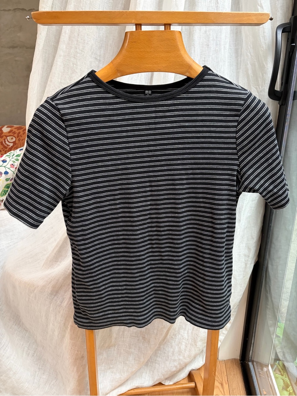 Uniqlo Black and White Striped Short Sleeve Tee